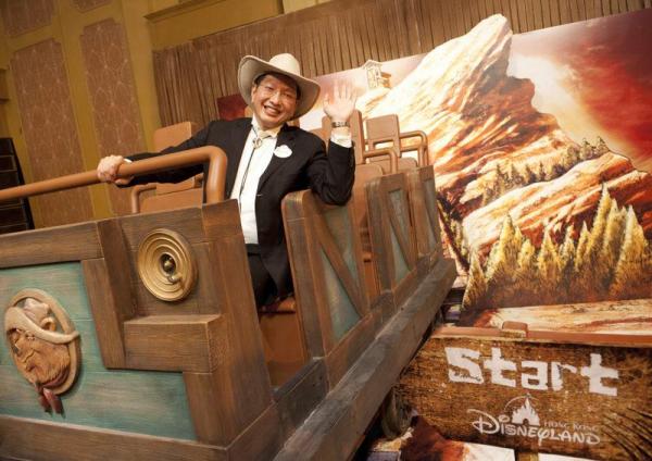 迪士尼灰熊山谷 極速礦車穿梭飛馳